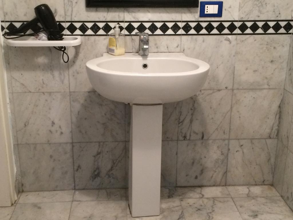 Pisa Rooms For Rent Bagian luar foto